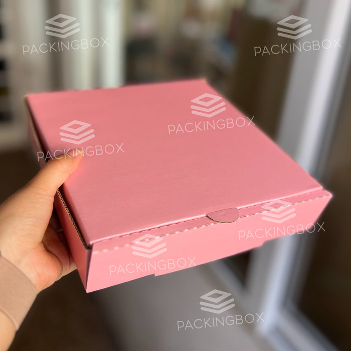 Caja laminada de 20.5 x 20.5 x 4.5 cm