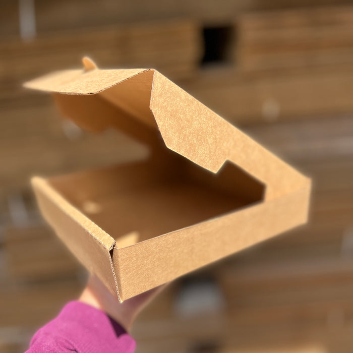 Caja de 20.5 x 20.5 x 4.5 cm