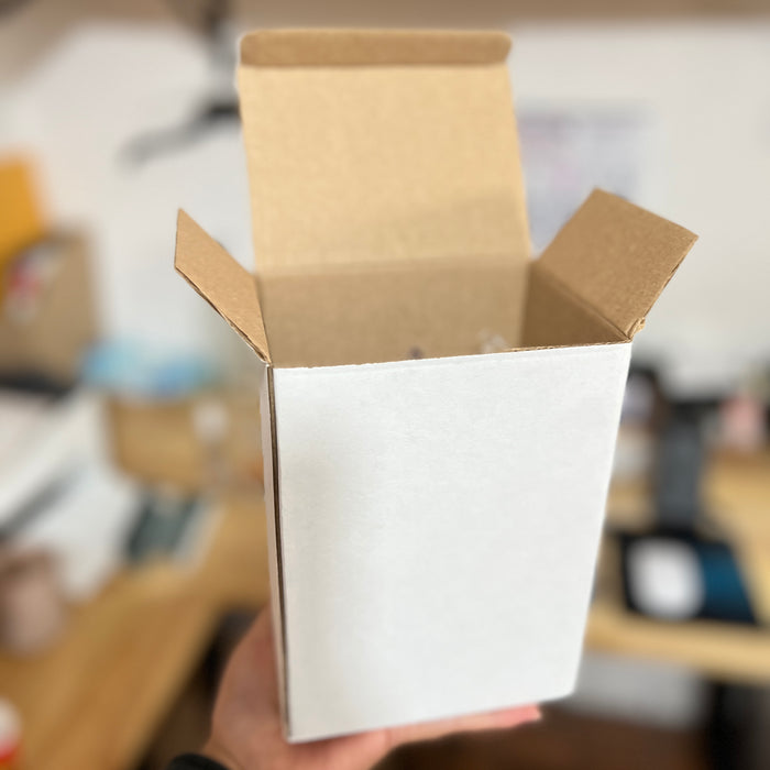 Caja de 12 x 9 x 16 cm