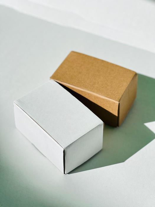 Caja de 13.5 x 7.5 x 6.5 cm (200 Unidades Con LOGO)