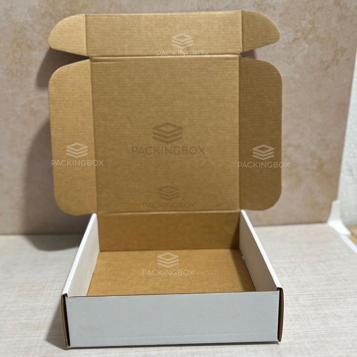 Caja Cuadrada de 23 x 23 x 6.5 cm