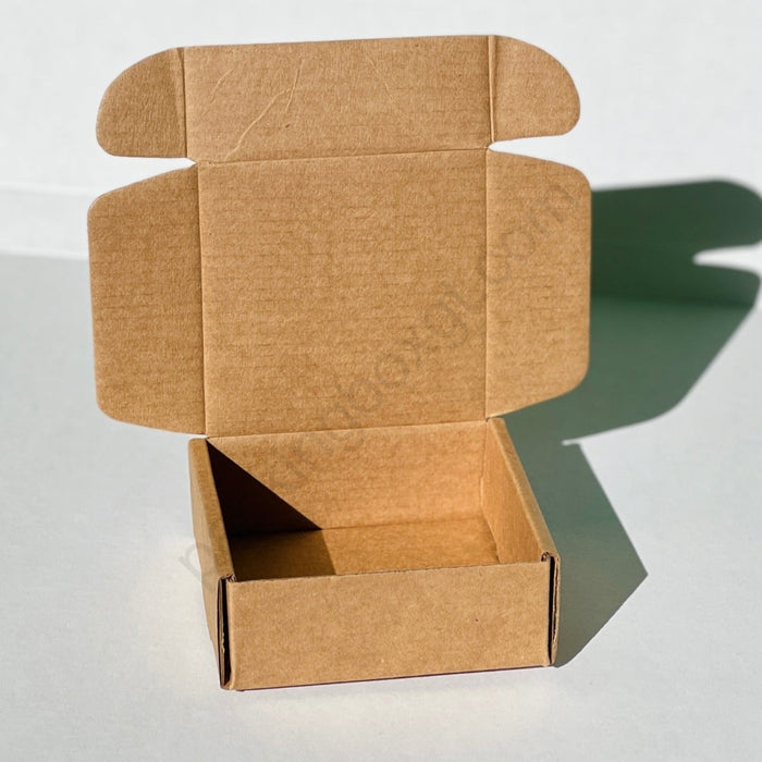 Caja de 10 x 10 x 4 cm